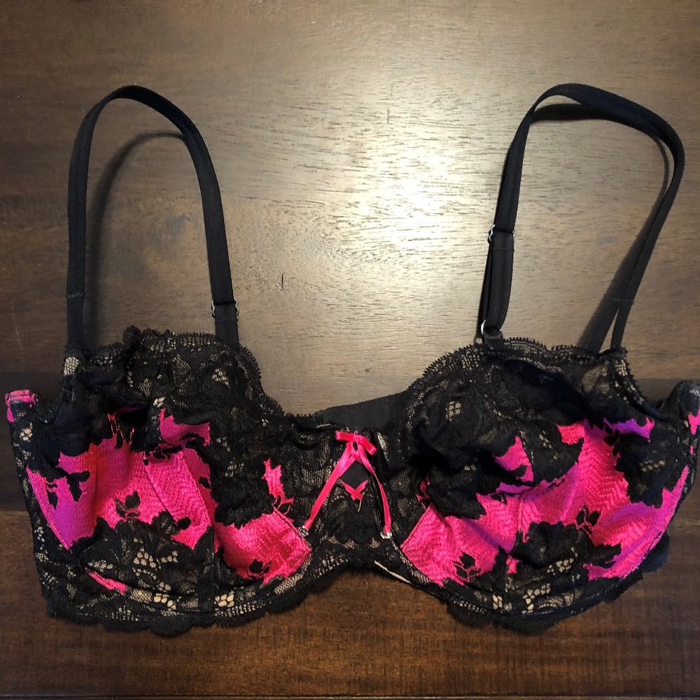 Victoria's Secret Unlined Demi 38DD Black/Pink Bra